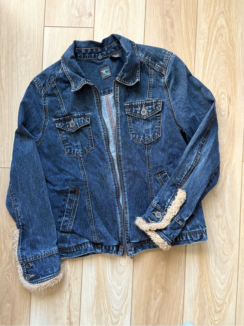 Vintage Grunge 90s Skater Trucker Dark Blue Denim Jacket with Sherpa Trim